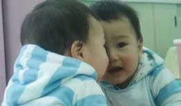 小孩自拍照镜子爆料视频,揭秘小孩自拍照背后的秘密