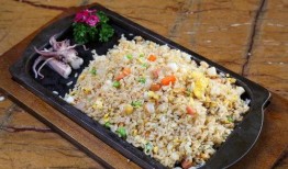 苏州鱿鱼炒饭爆料视频下载,揭秘网红美食背后的制作过程