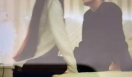 明星被爆料恋情接吻视频,接吻视频引发网友热议