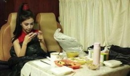 香港明星吃饭爆料视频,美食诱惑下的明星生活揭秘