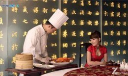 地摊鱿鱼爆料视频播放,揭秘街头美食背后的秘密