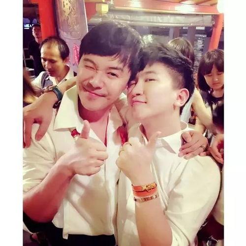 娱乐圈吃瓜闺蜜,揭秘明星间的“吃瓜”友谊